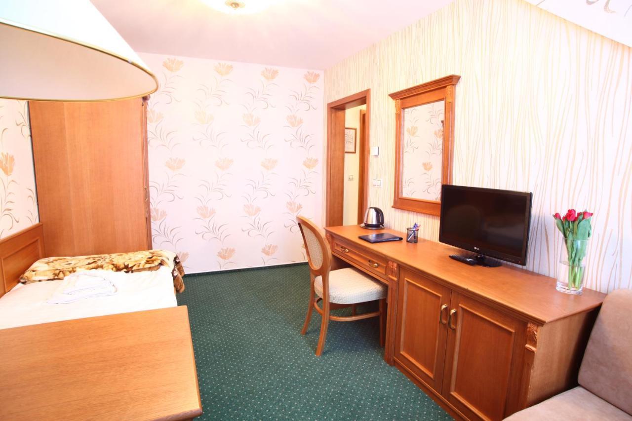 Penzion Otakar Hotel Policka Bagian luar foto